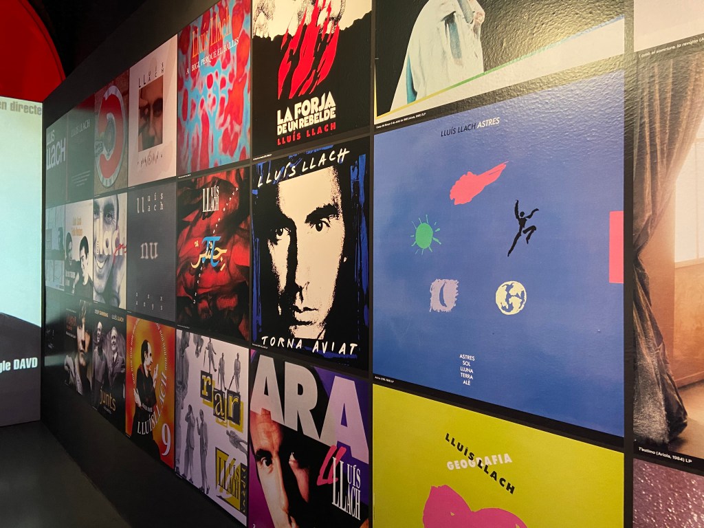 LLACH, COM UN ARBRE&nbsp;NU